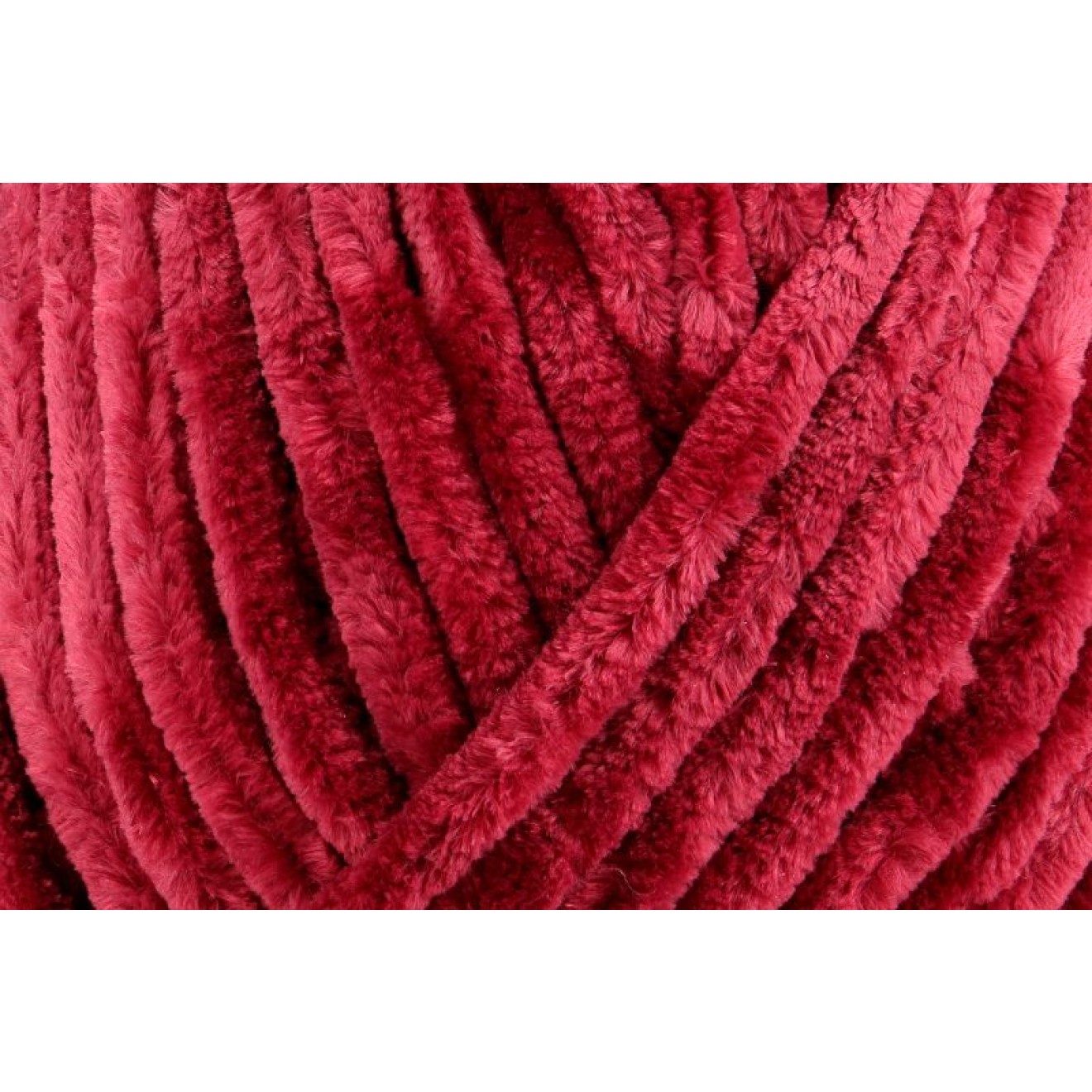 Schachenmayr Luxury Velvet colour 00030 cherry