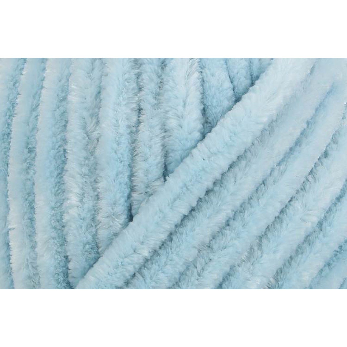 Schachenmayr Luxury Velvet colour 00053 baby blue